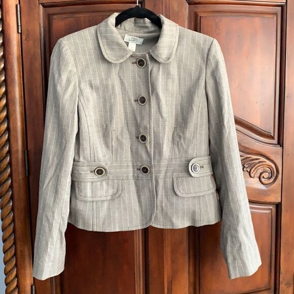 Loft 2 piece pant suit- size 2 and 4 - Picture 4 of 12